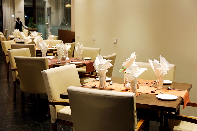 Dining 3